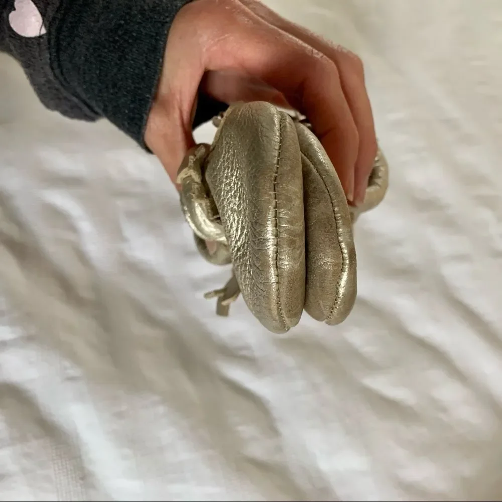 (Toddler) Gold HELLO MOCCS - Picture 3 of 4